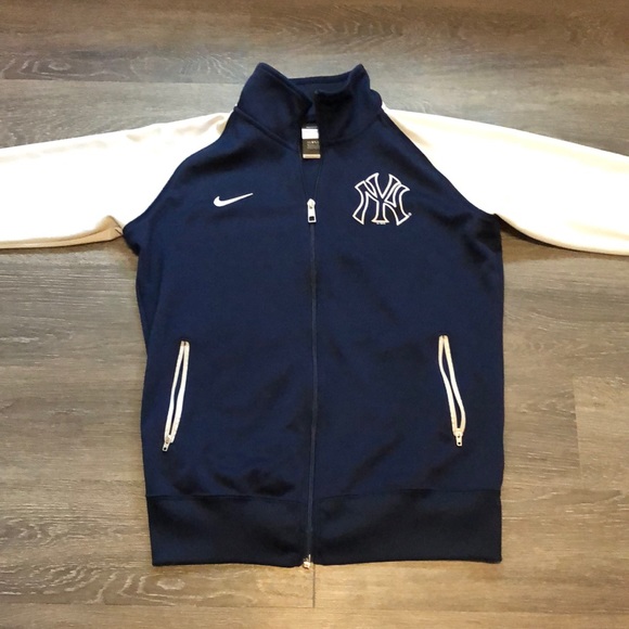 Nike Jacket - Picture 1 of 5